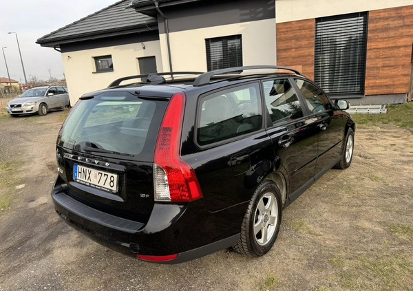 Volvo V50 cena 21900 przebieg: 215000, rok produkcji 2008 z Mysłowice małe 379